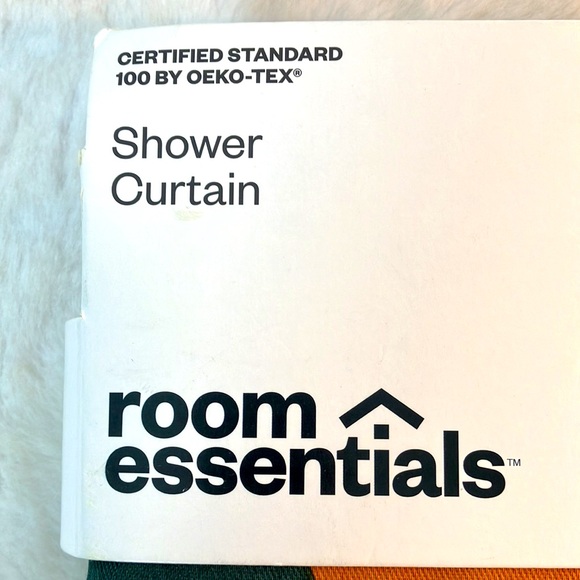 Room essentials, shower curtain - Picture 3 of 4
